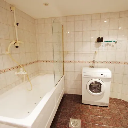 In The Center. 3 Minutes From Bus Station * Tallin